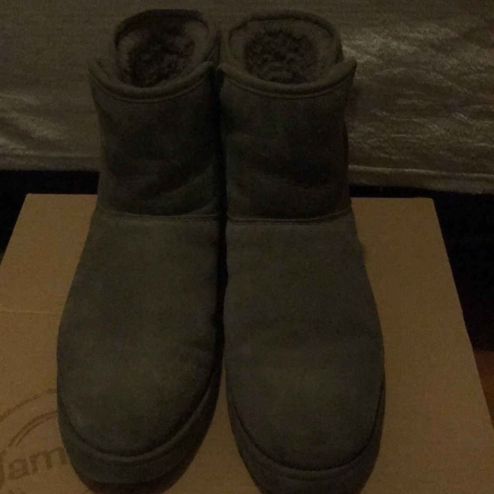 UGG size 7
